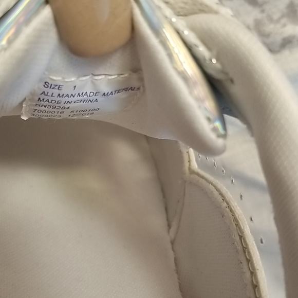 Shoes - Picture 5 of 7